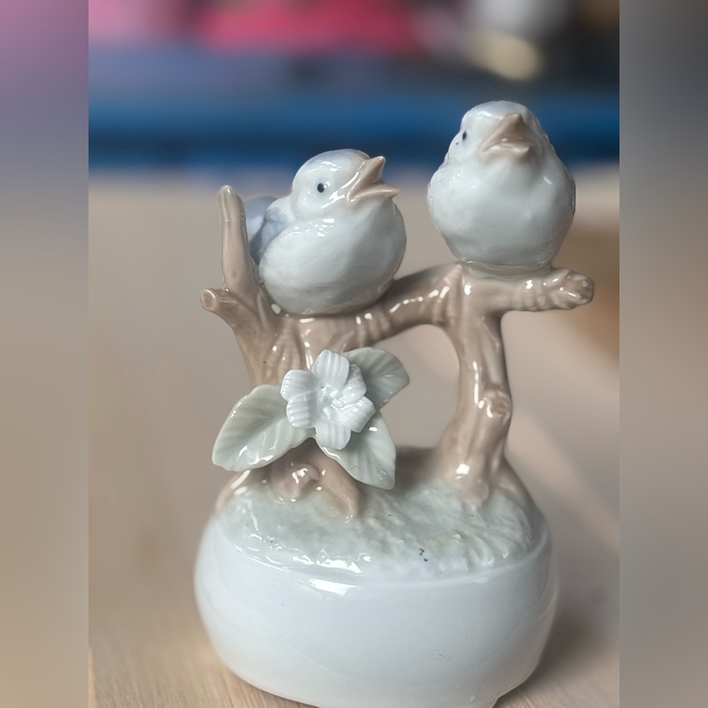VINTAGE Sankyo Japan Ceramic Love Birds Music Box Charming Mid-Century • Works